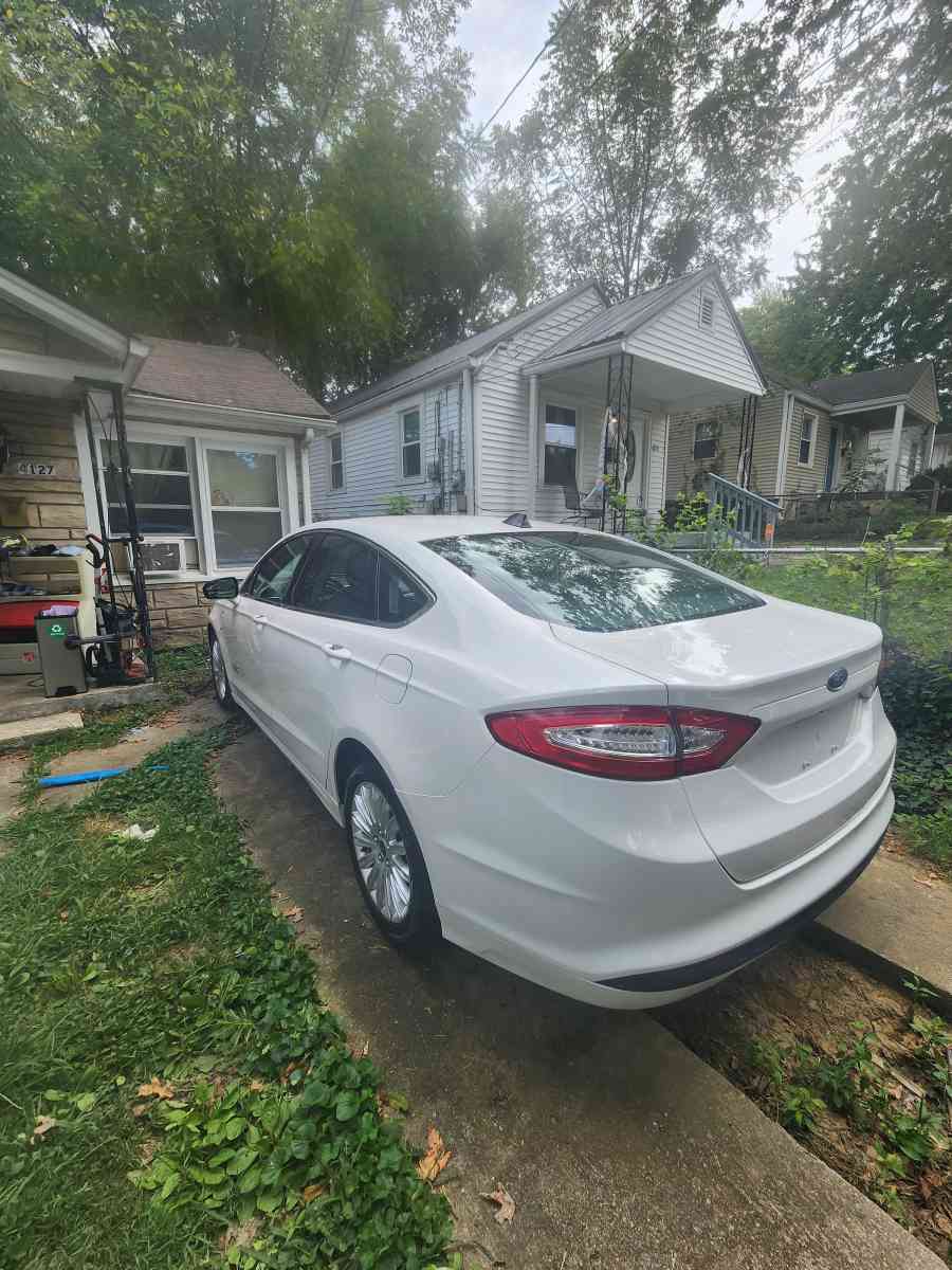 Ford fusion Hybrid 2013 - Louisville, Kentucky - FleaMarketBay