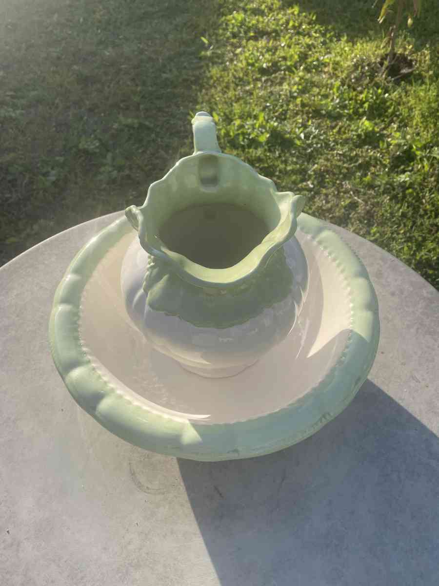 Vintage Pitcher And Bowl - Kissimmee, Florida - FleaMarketBay