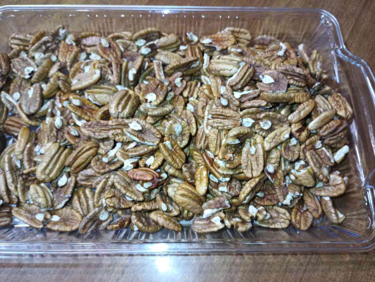 shelled fresh big beautiful pecans - Lincolnton, Georgia - FleaMarketBay