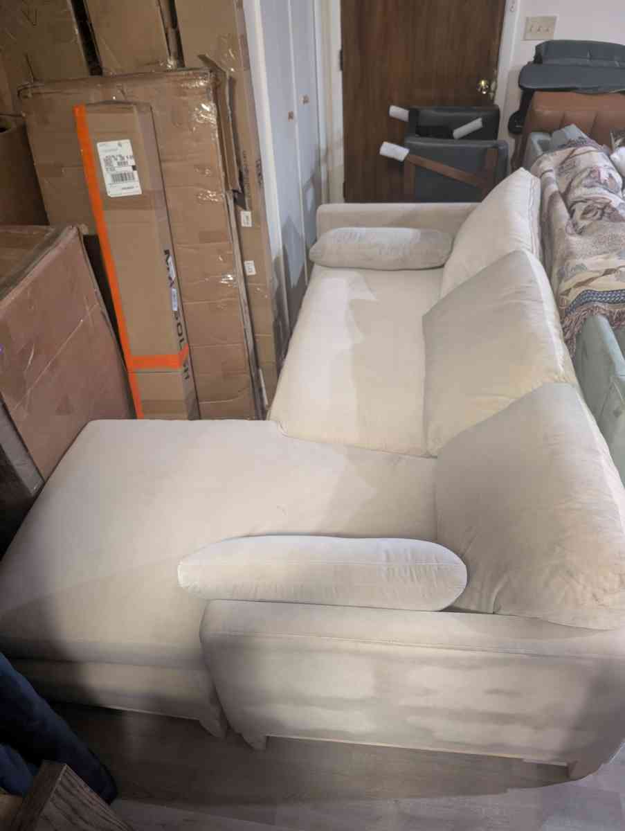 Jennifer Taylor Home Knox Reversible Chaise sectional sofa - Richfield, Ohio - FleaMarketBay