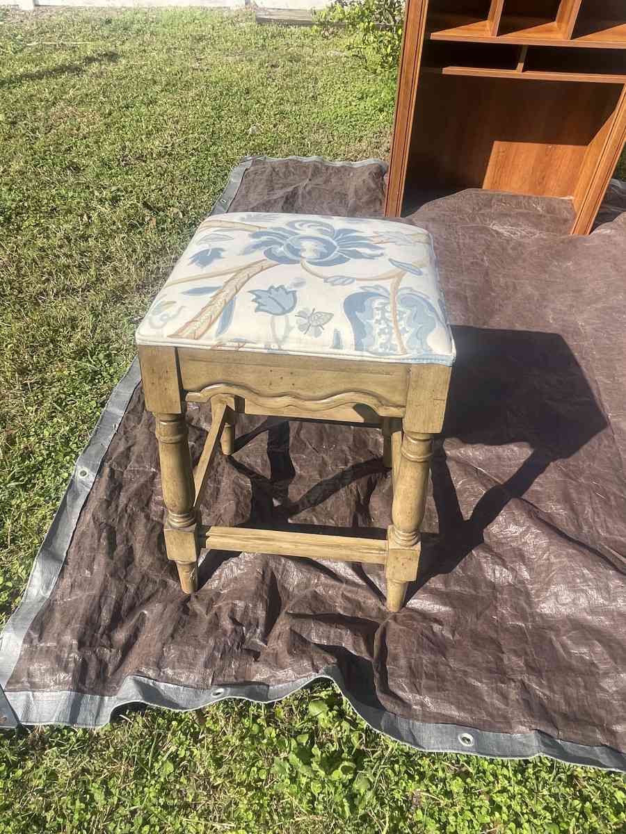 Like New Ottoman - Kissimmee, Florida