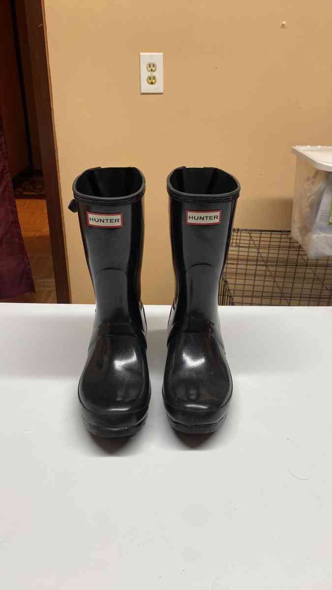 HUNTER Short Gloss Black MidCalf Rubber Rain Boots Size 8 - Frederick, Maryland