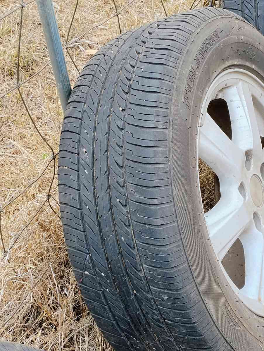 Toyota Camry tires - Burnet, Texas - FleaMarketBay