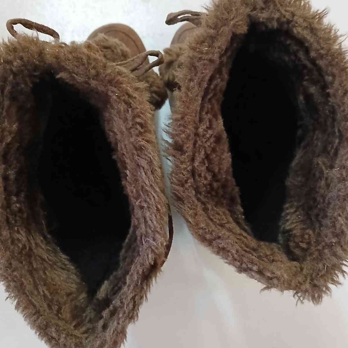 SO Wear it Declare it Snow Boots for Women Size 8 - Indianapolis, Indiana - FleaMarketBay