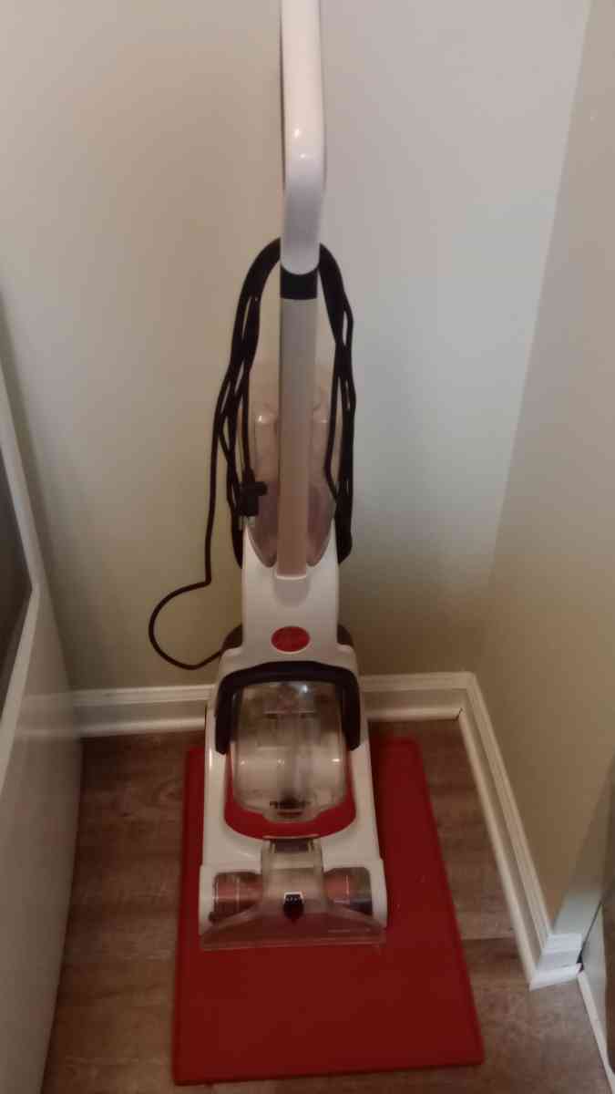 Lightweight Hoover Carpet Cleaner - Ellenwood, Georgia - FleaMarketBay