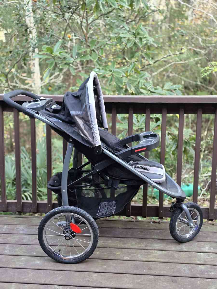 Graco Jogger Stroller - Alachua, Florida - FleaMarketBay