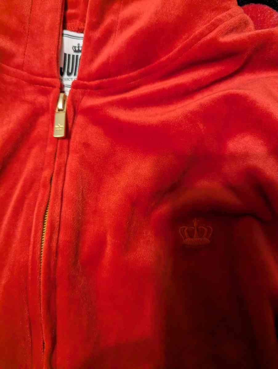 Juicy couture track suit red and black - Neosho, Missouri - FleaMarketBay