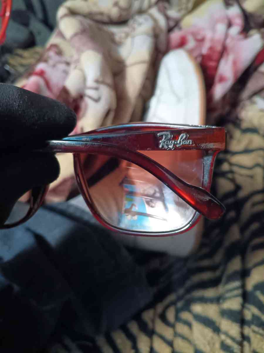 Ray bans - Los Angeles, California - FleaMarketBay
