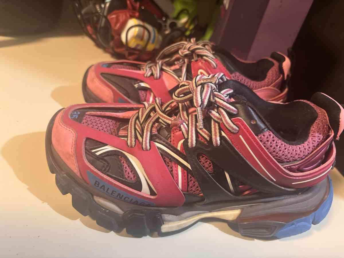 balenciaga - Bronx, New York - FleaMarketBay