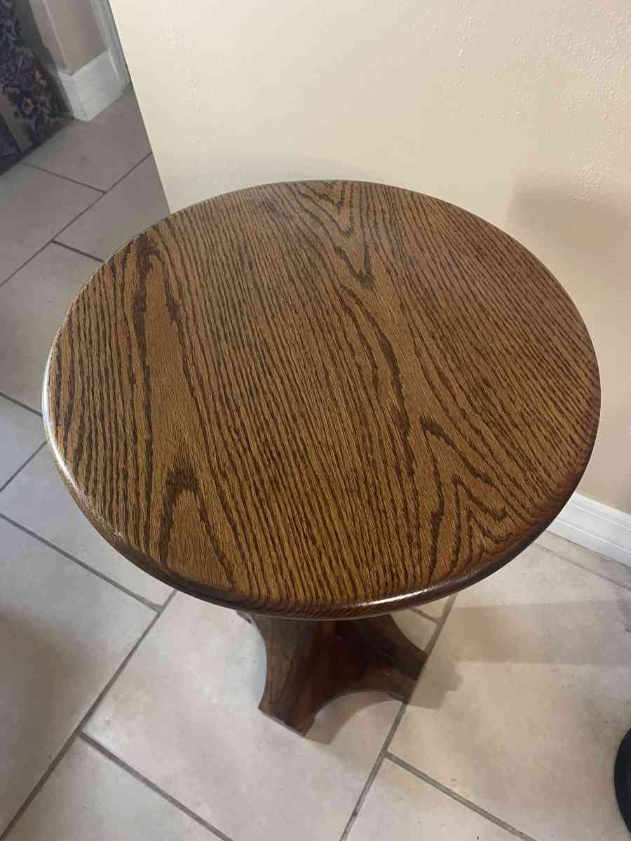 Table - Loughman, Florida - FleaMarketBay