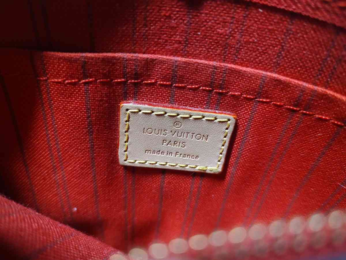 Large Louis Vuitton Neverfull shoulder bag - Saint Louis, Missouri - FleaMarketBay