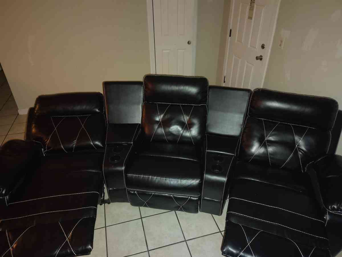 Tri leather recliner sofa brand new condition - Denton, Texas - FleaMarketBay