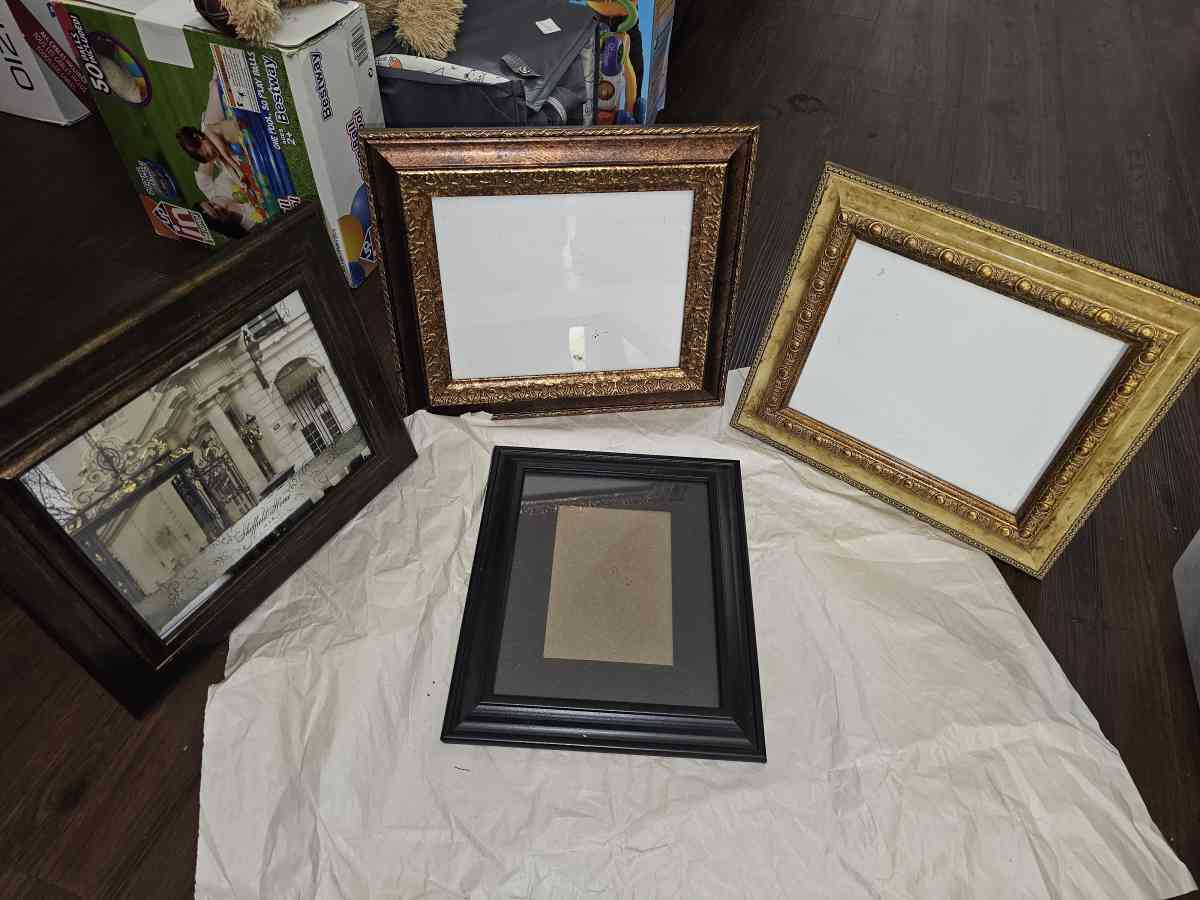 Cuadros - Tampa, Florida - FleaMarketBay