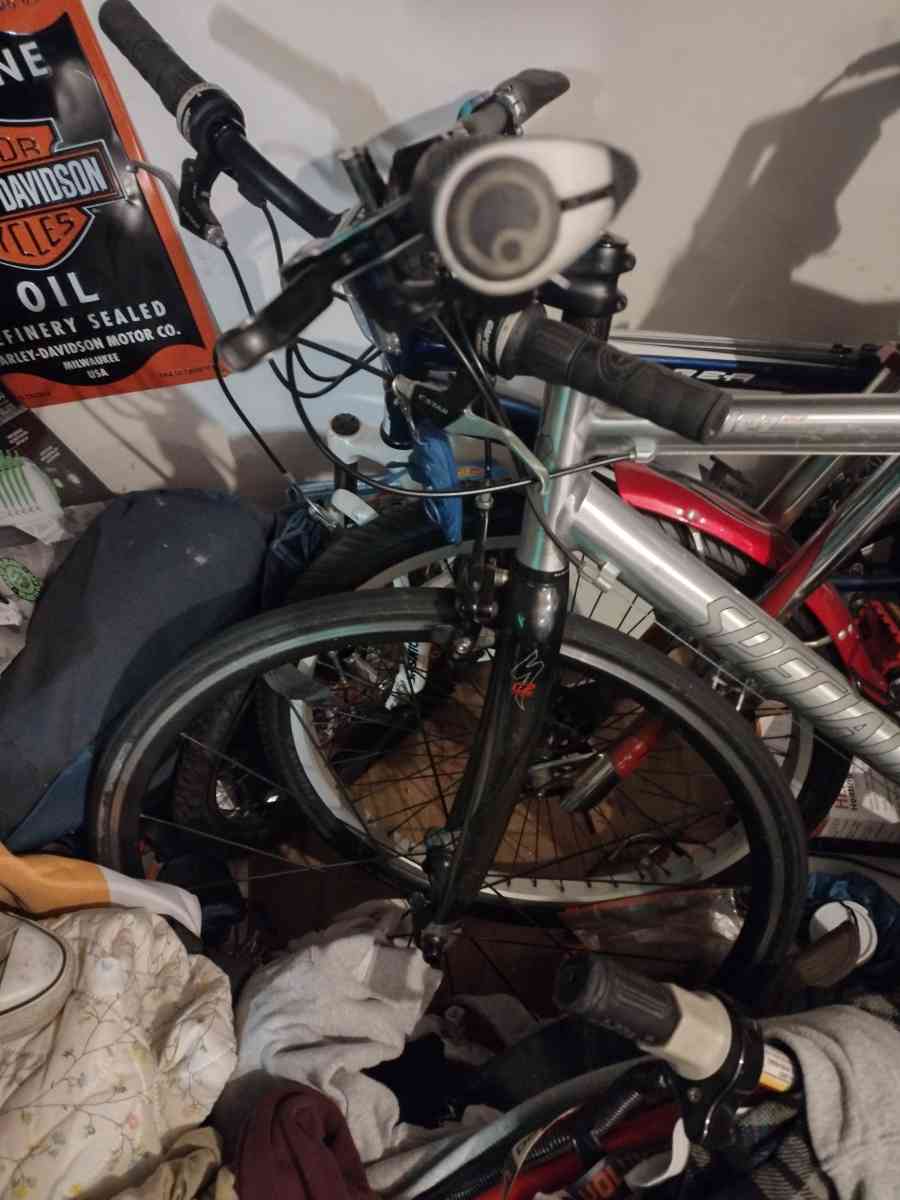 a nice riding bike - Johnson City, Tennessee - FleaMarketBay