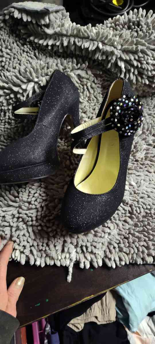 size 10 womens shoes - Burleson, Texas - FleaMarketBay