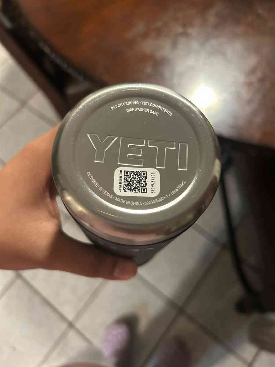 Yeti Water Bottle - Grand Prairie, Texas - FleaMarketBay