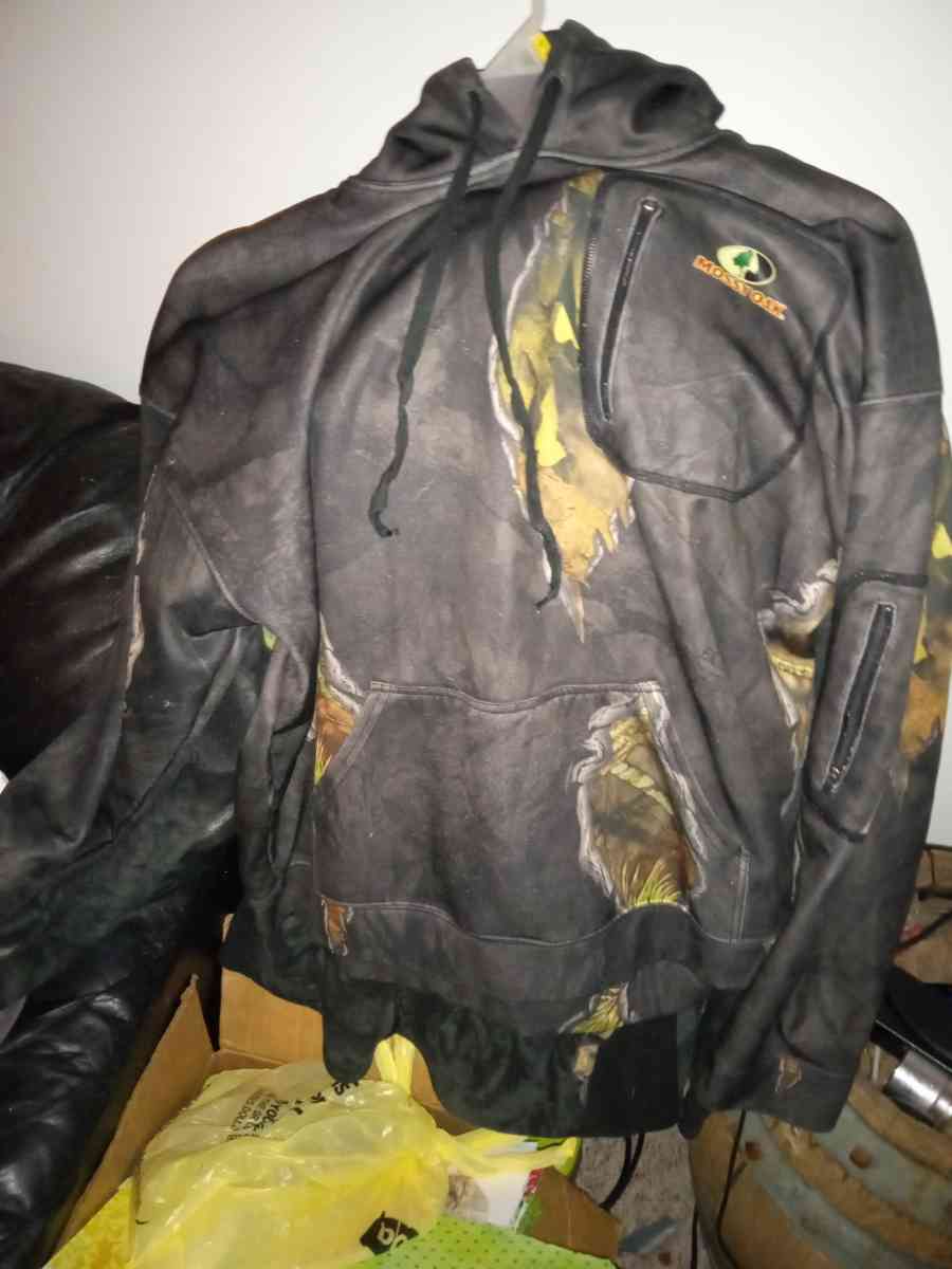 hunting clothes - Williamsfield, Ohio - FleaMarketBay