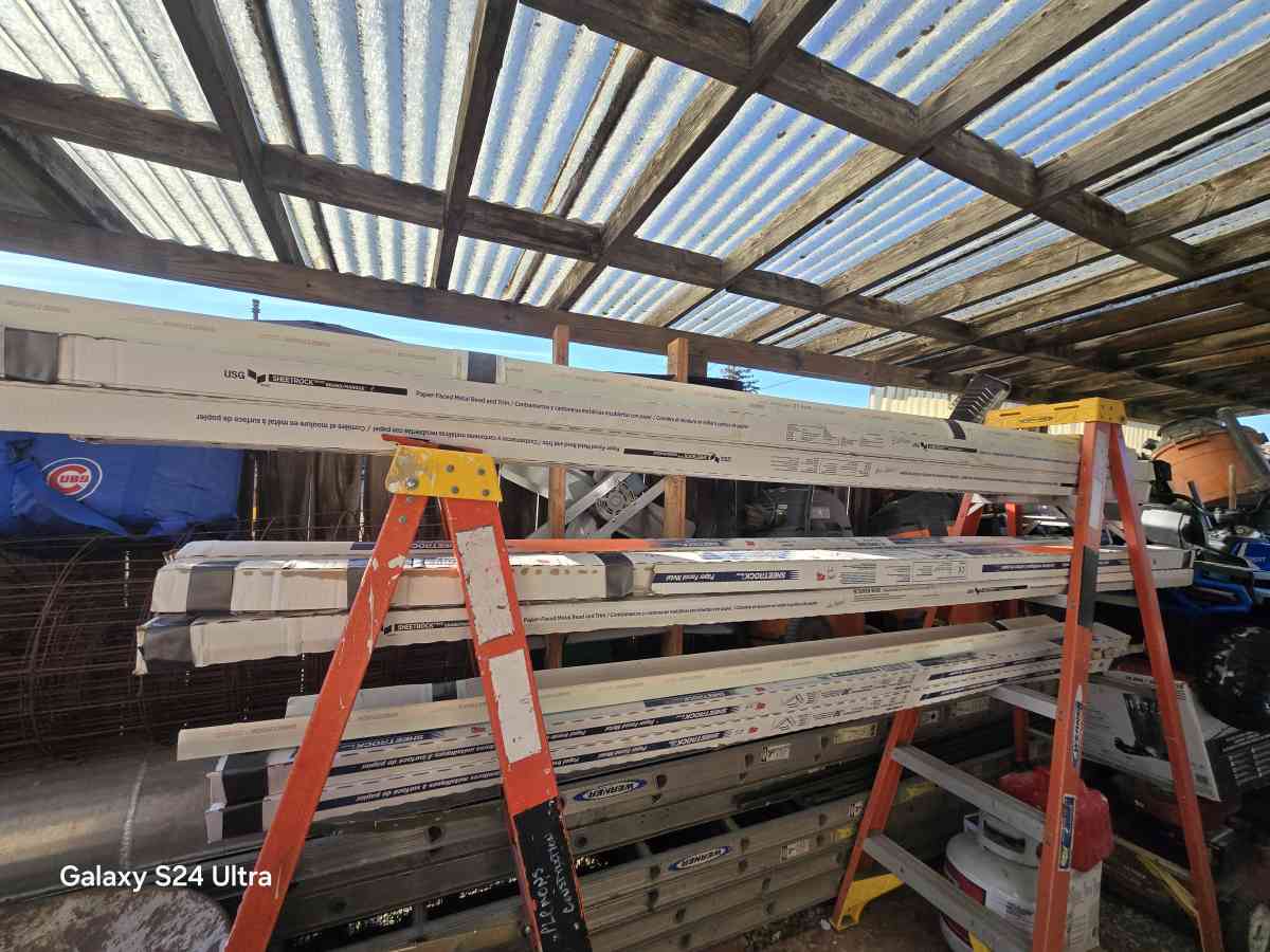 CORNERS SHEETROCK - Bridgeview, Illinois - FleaMarketBay