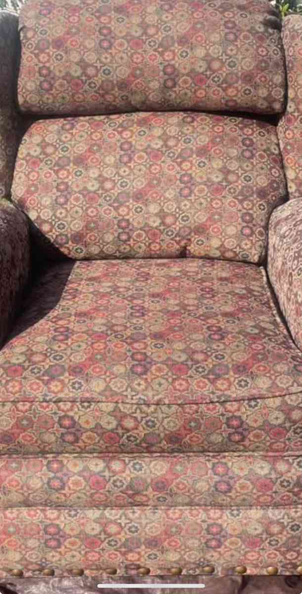 Chair - Kissimmee, Florida - FleaMarketBay