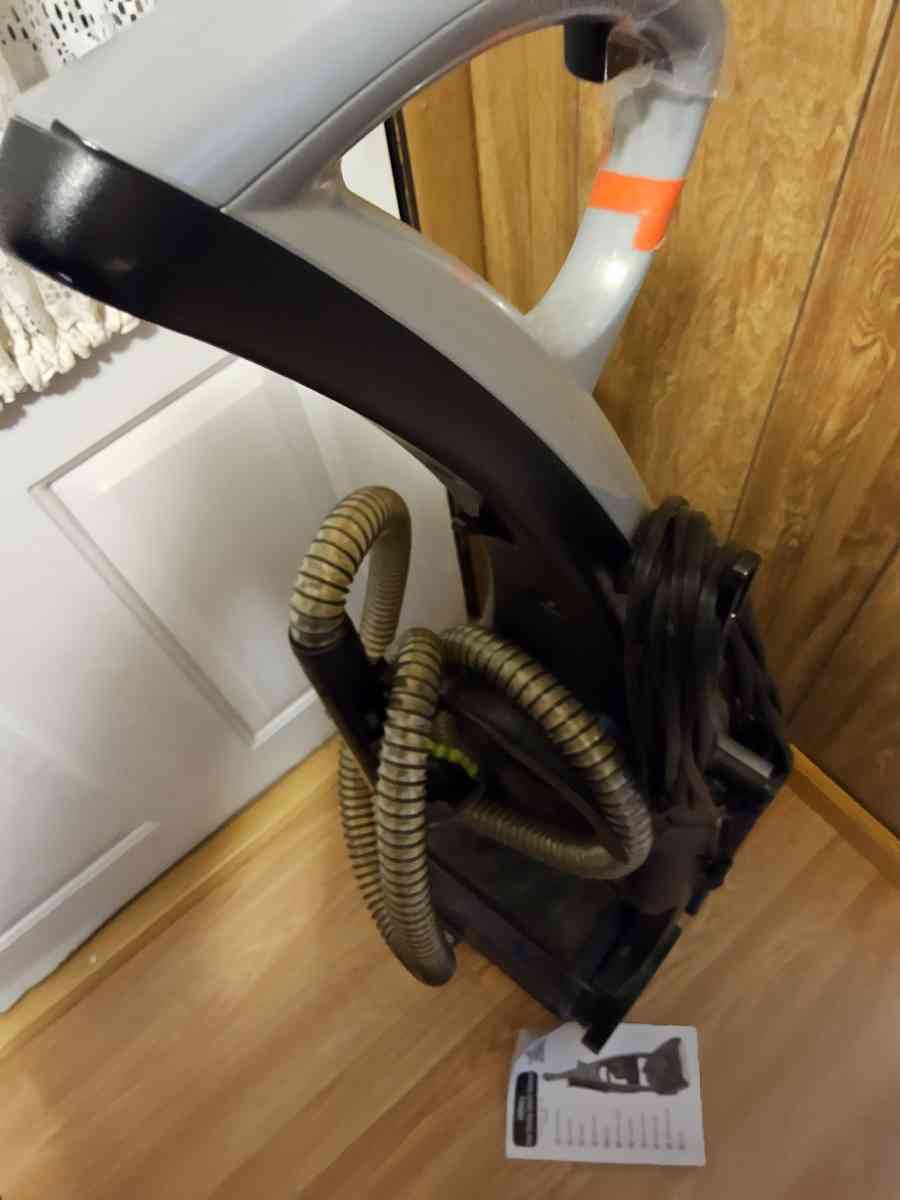 Bissell  shampooer - Bath, Pennsylvania - FleaMarketBay