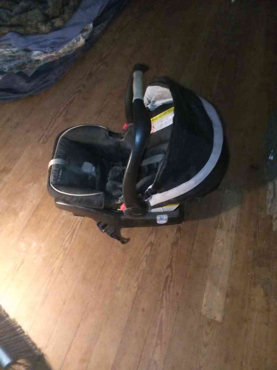 infant car seat - Camden, Arkansas - FleaMarketBay