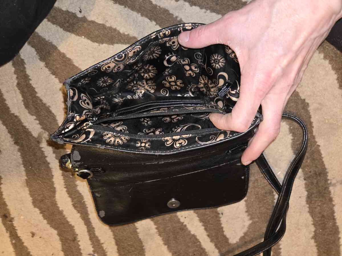 purses - Corder, Missouri - FleaMarketBay