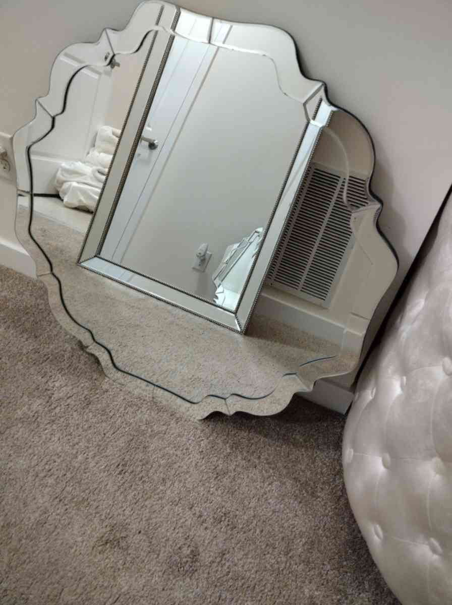 unique shape mirror - Voorhees, New Jersey - FleaMarketBay