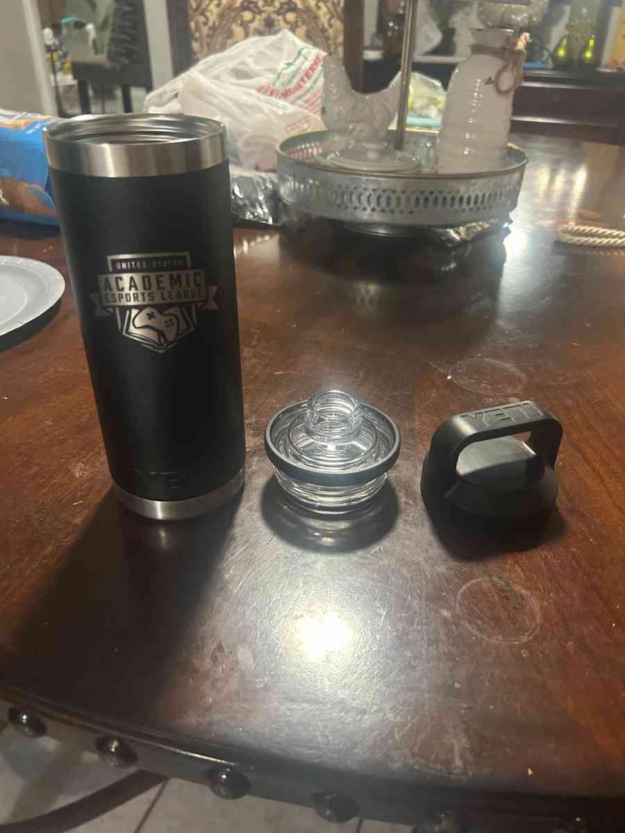 Yeti Water Bottle - Grand Prairie, Texas - FleaMarketBay