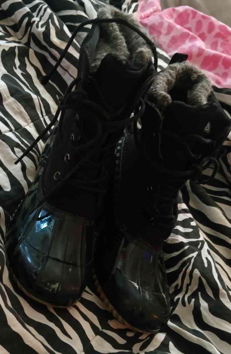 Winter boots - Douglasville, Georgia - FleaMarketBay