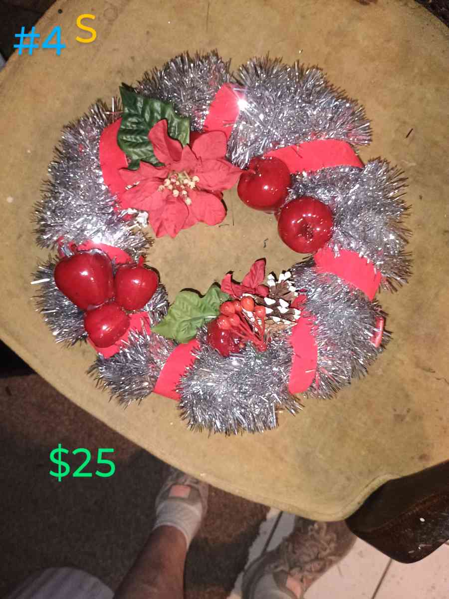 Holiday Wreaths - Fremont, Nebraska - FleaMarketBay