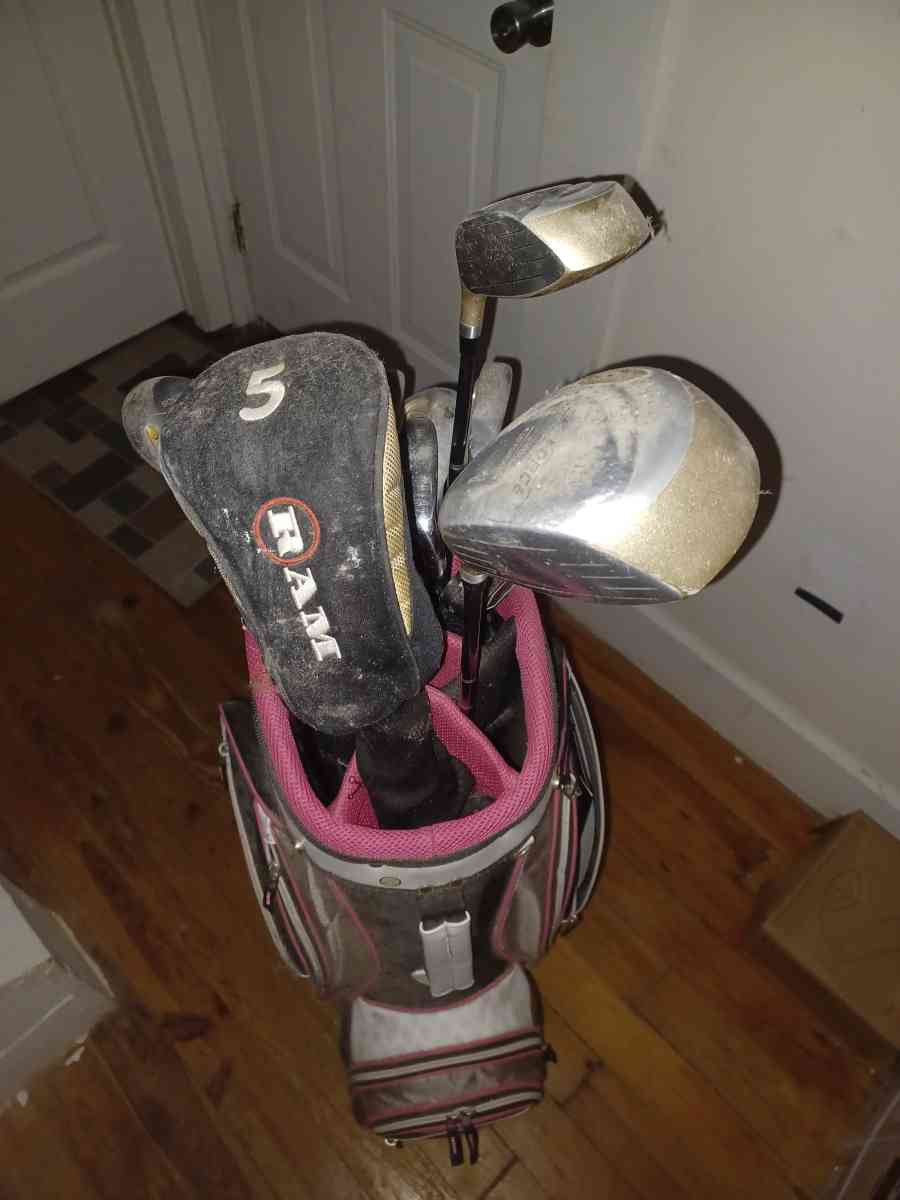 Golf club set with Callaway bag - Harpers Ferry, West Virginia - FleaMarketBay