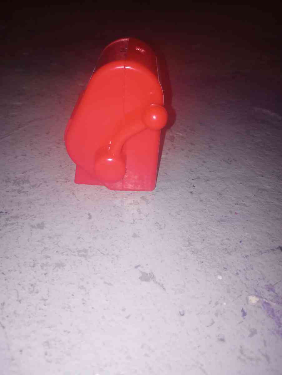 a little candy machine - Newton, Iowa - FleaMarketBay