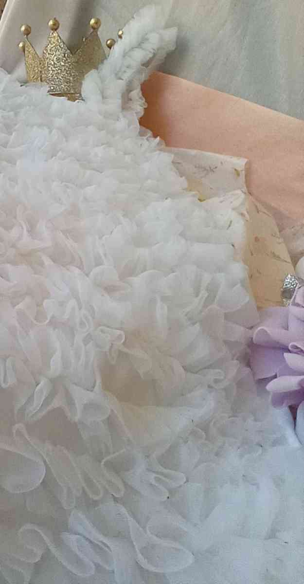 White Dance Wear Tank Ruffles EUC - Dallas, Texas - FleaMarketBay