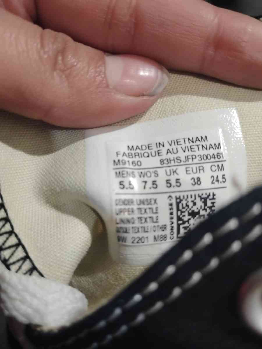 black high top converse - San Antonio, Texas - FleaMarketBay