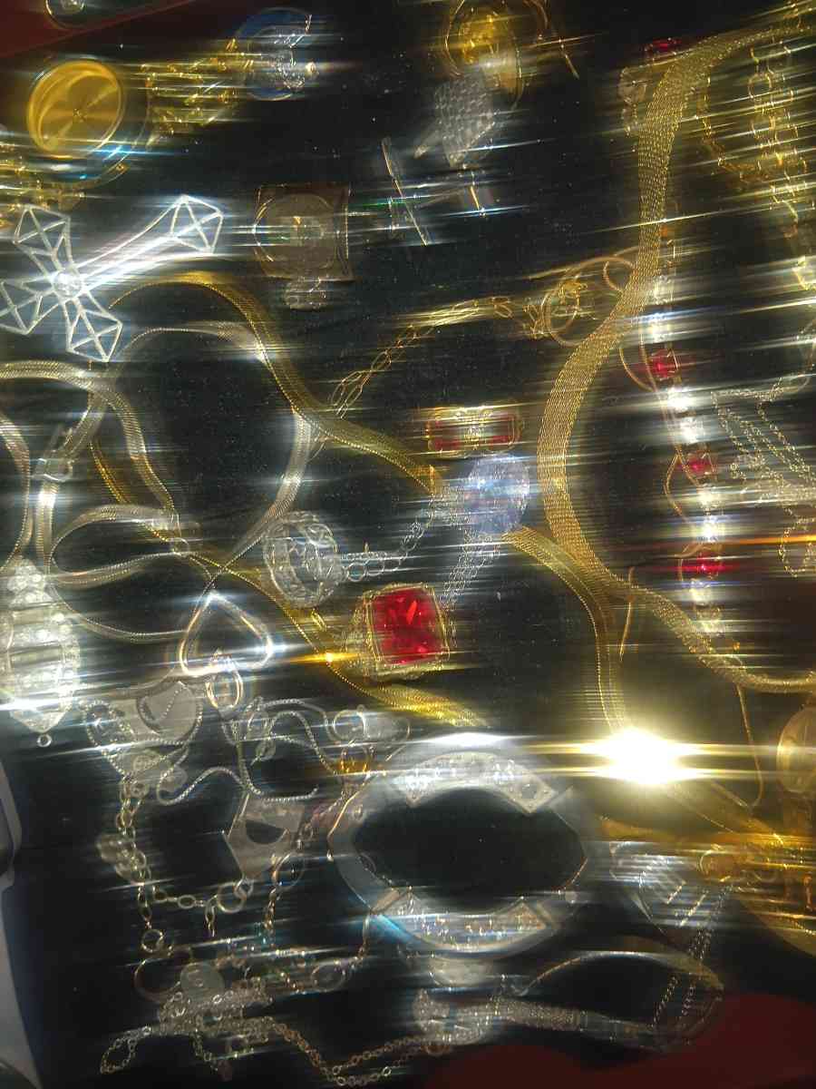 bunch of nice jewelry lots of real mostly silver - Akron, Ohio - FleaMarketBay