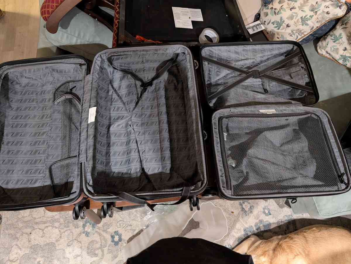 2piece Samsonite Centric 2 Hardside Rolling Luggage - Richfield, Ohio - FleaMarketBay
