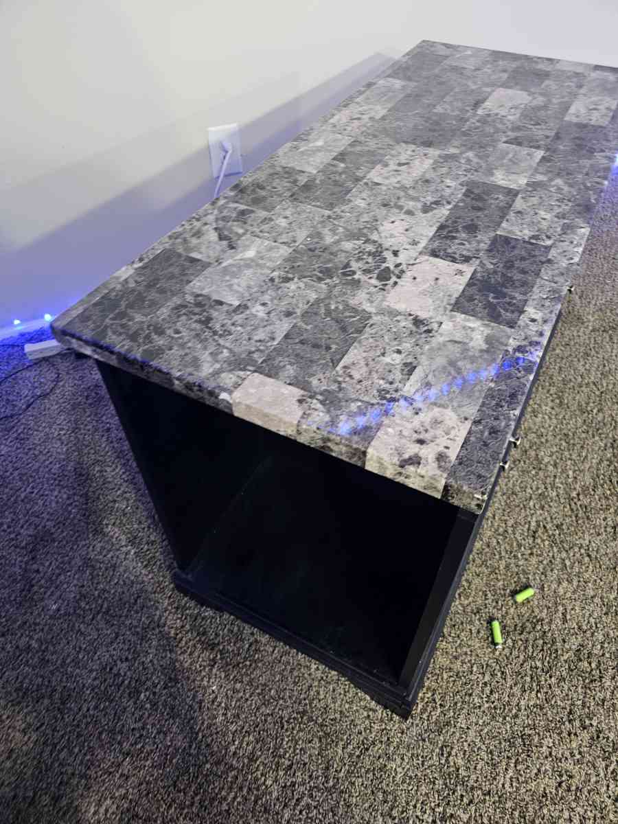 tv with stand and coffe table bundle - Suitland, Maryland - FleaMarketBay
