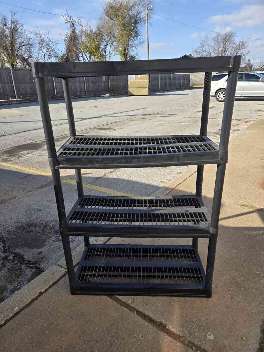 Plastic shelves - Jenks, Oklahoma - FleaMarketBay