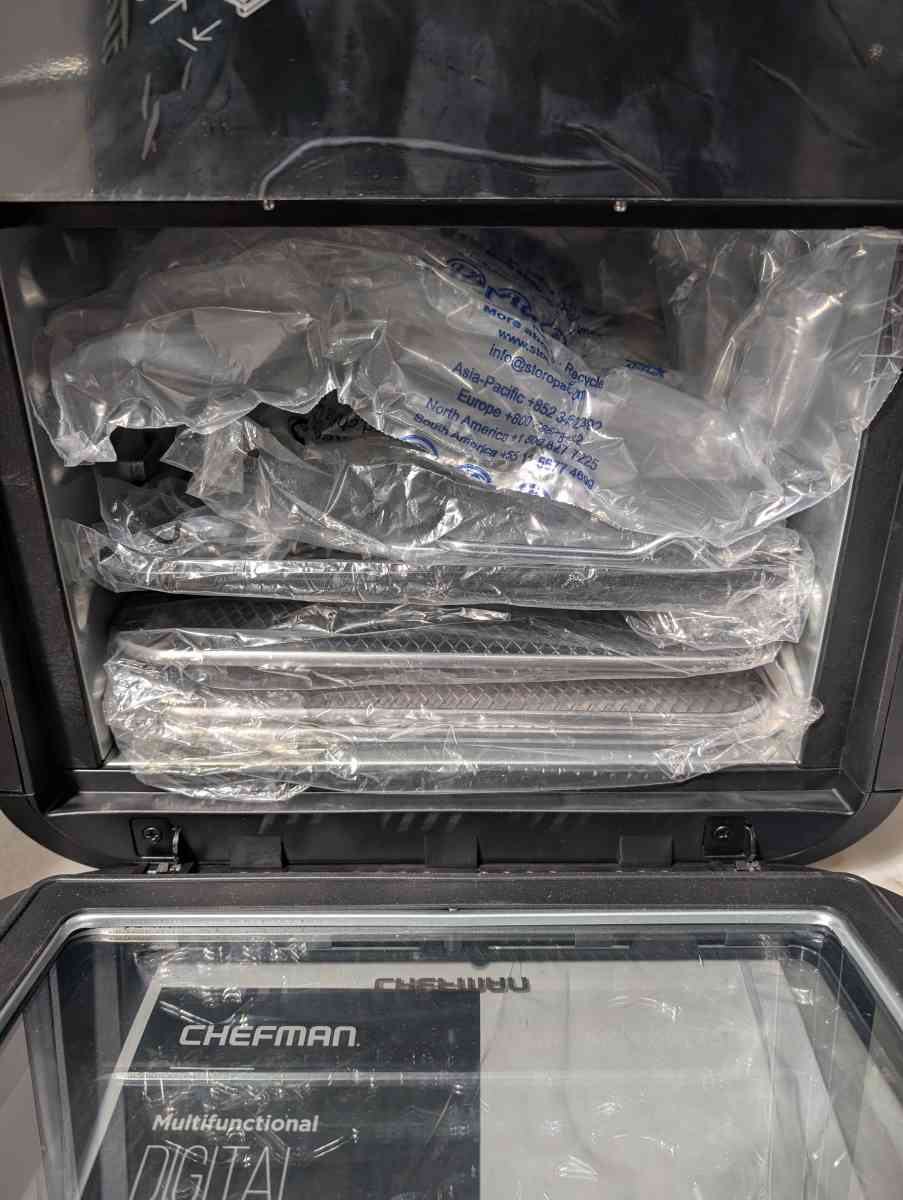 Chefman Multifunctional 10 quart digital air fryer plus - Richfield, Ohio - FleaMarketBay