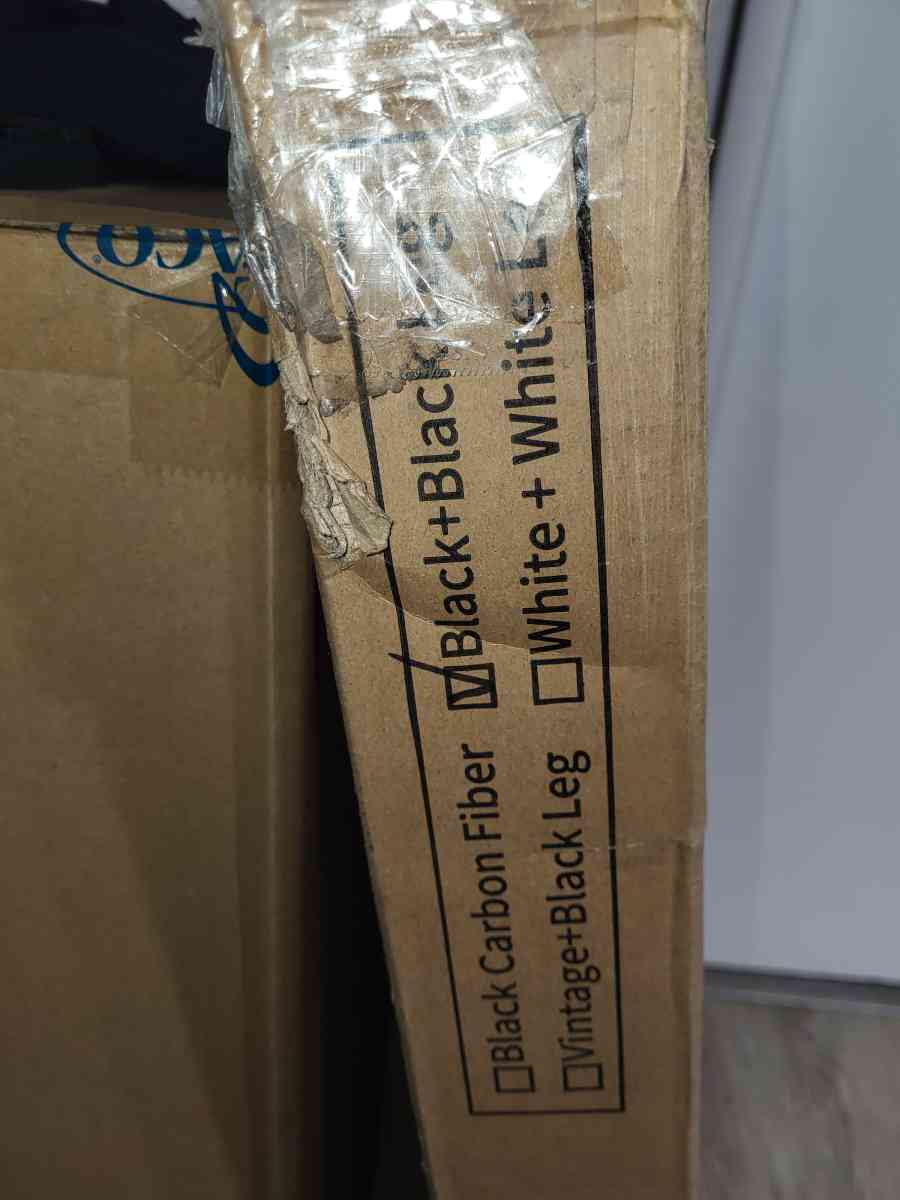 ODK Gaming Desk with Led Lights and Charging Station - Las Vegas, Nevada - FleaMarketBay