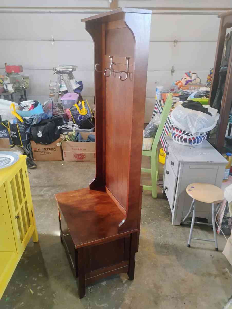 coat cabinet - Indianapolis, Indiana - FleaMarketBay