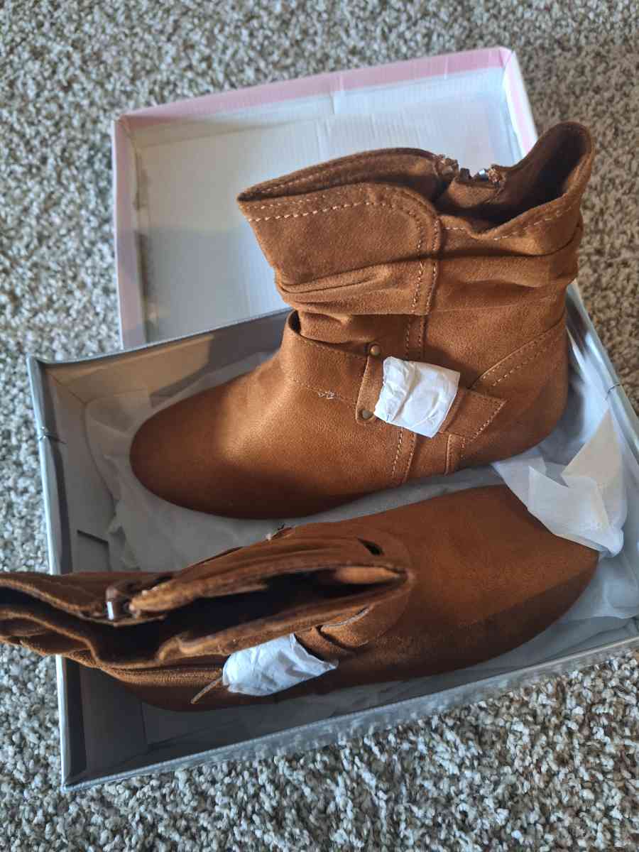 Brand New tan ankle boots - Lawrenceville, Georgia - FleaMarketBay