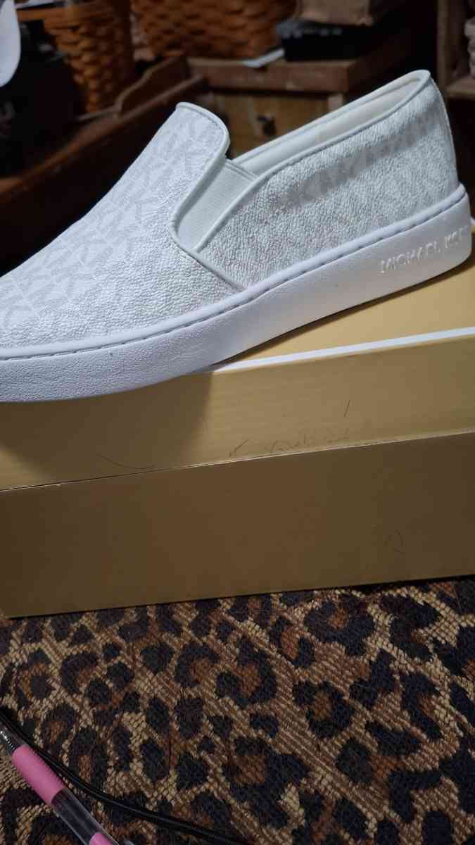 shoes - Columbus, Ohio - FleaMarketBay