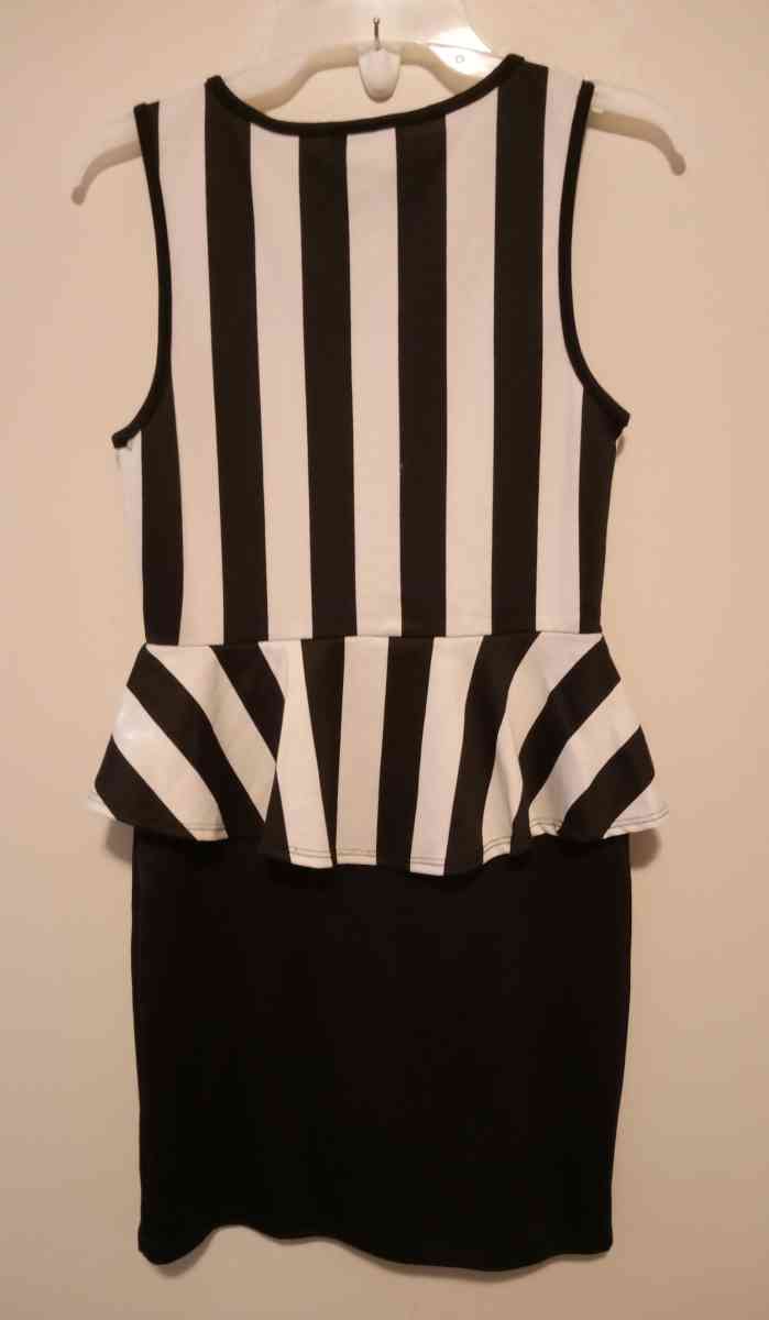 ladies black and white sleeveless dress - Lithonia, Georgia - FleaMarketBay