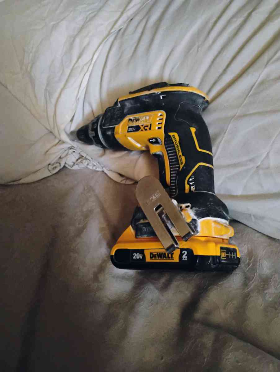 pistola usada solo 3 veces y pila nueva - Phoenix, Arizona - FleaMarketBay