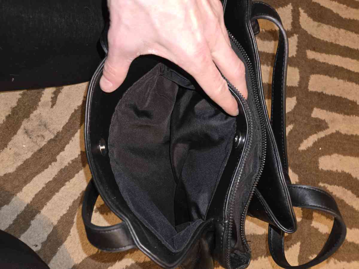 purses - Corder, Missouri - FleaMarketBay