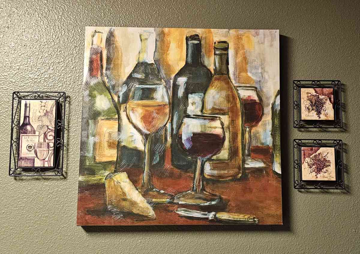 Wine and grape themed wall art - Humble, Texas - FleaMarketBay