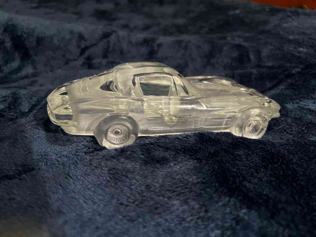 Corvette of collectible crystal - Elizabeth, New Jersey - FleaMarketBay