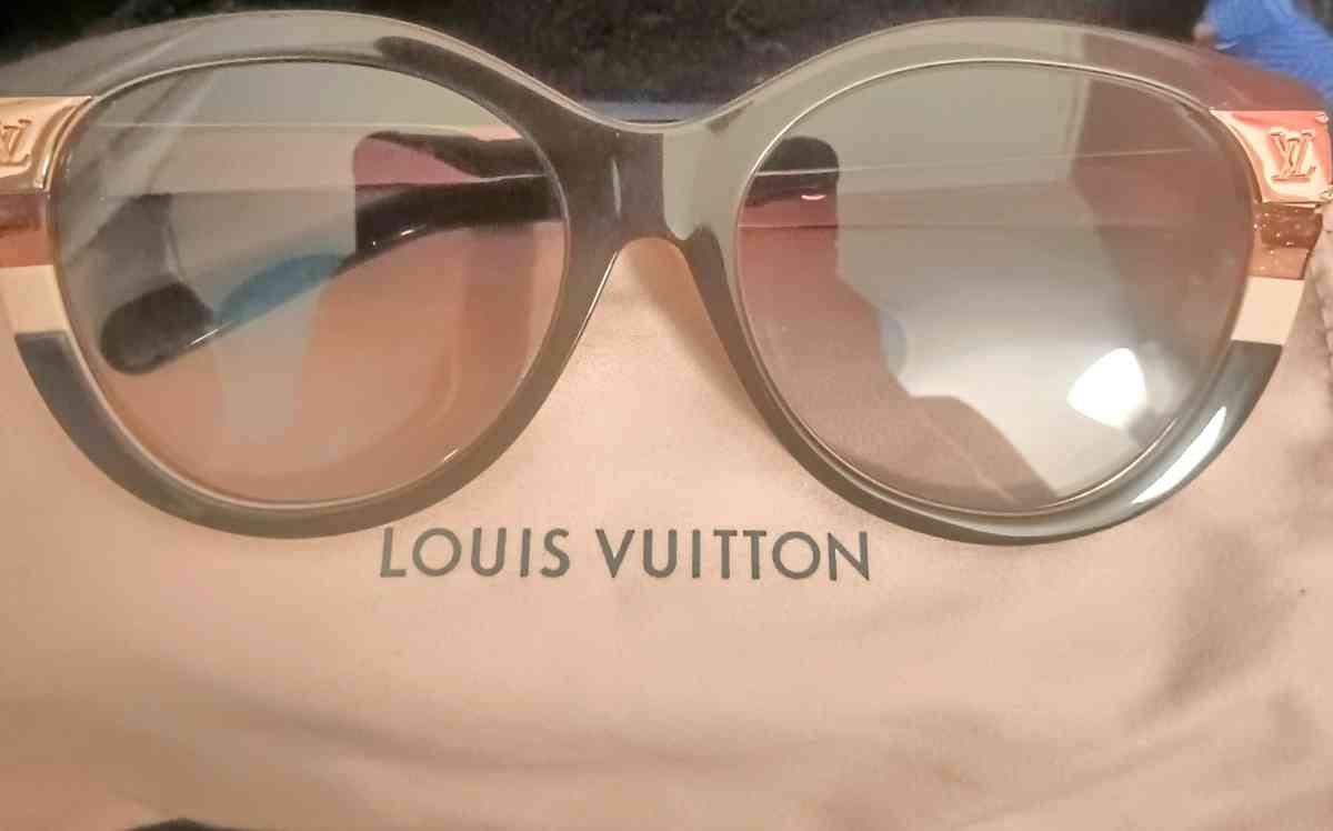 Louis Vuitton Petit Soupon Cat Eye Sunglasses - Los Angeles, California