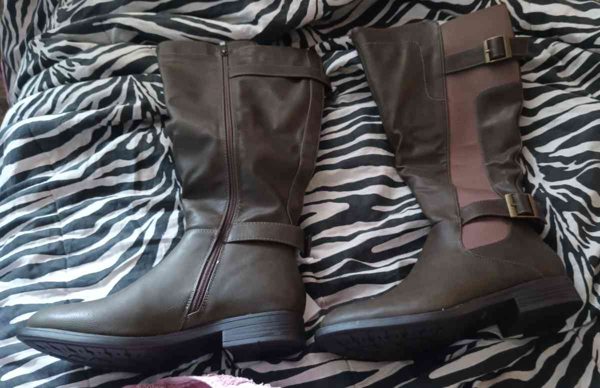 Tall Boots - Douglasville, Georgia - FleaMarketBay